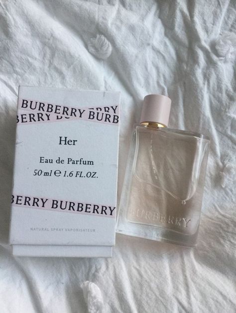 Beauty Astethic, Burberry Her Perfume, Burberry Her, Her Perfume, Burberry Perfume, Alat Makeup, Fragrances Perfume Woman, Perfume Collection Fragrance, Berry Fruit