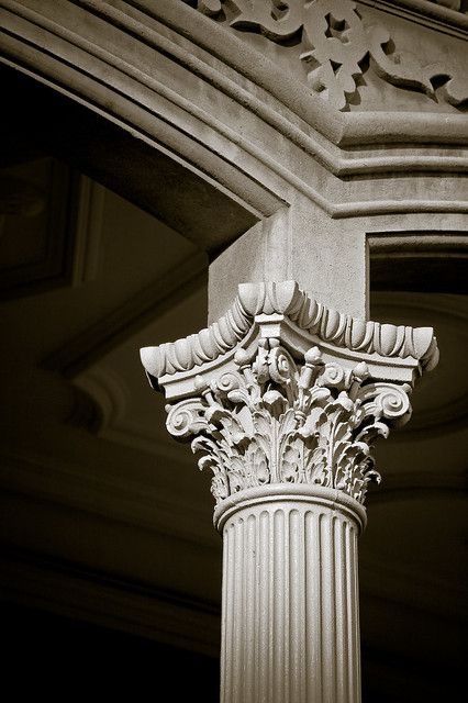 Greek Candy, Ornamental Molding, Iolani Palace, Exterior Columns, The Corinthian, Classic Facade, Column Capital, European Palace, Round Column