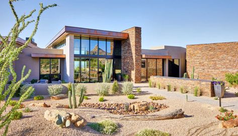 Desert House Exterior, Desert House Plans, Desert Home Exterior, Modern Desert Home, Pella Windows, Desert House, Luxury Home Design, Arizona House, Modern Desert