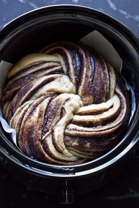 Crockpot Bread, Crock Pot Sandwiches, Bread Artisan, Twist Bread, Pot Bread, Crock Pot Bread, Nutella Bread, Blow My Mind, Slow Cooker Bread