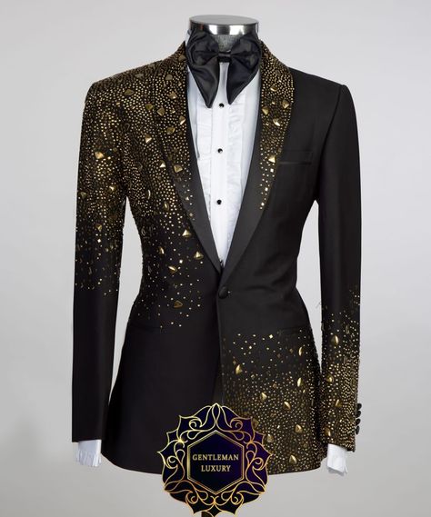 Bling Suits For Men, Mens Pants Fashion Casual, Gold Tuxedo, Suit For Men Wedding, Fashion Sketches Men, Best Wedding Suits, Designer Blazers For Men, Prom Suits For Men, Stylish Mens Suits