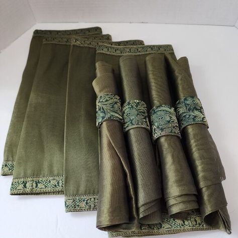 KIRKLAND'S Placemats and Napkins Set w/Rings Vintage 12 Pieces Deep Green New Rectangular Placemat, Placemats And Napkins, Embroidered Leaf, Deep Emerald Green, Embroidered Leaves, Emerald Green Color, Rings Vintage, Elegant Sets, Linen Textile