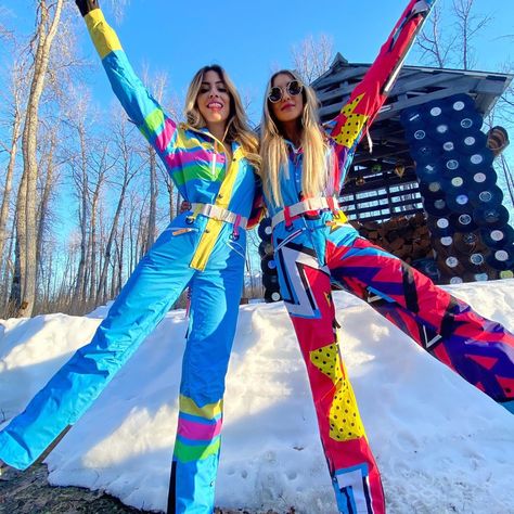 Snow Festival Outfit, Igloofest Outfit, Women Snowboarding Outfits, Girls Ski Trip, Winter Rave, Ski Outfit For Women, Women Snowboarding, Winter Festival Outfit, Ski Fits