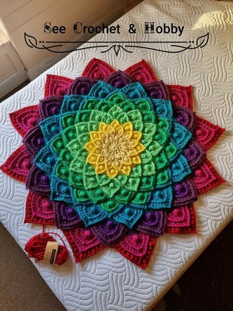 Mandala Madness Crochet, Asteria Crochet Pattern, Crochet Rug Free Pattern, Spiral Crochet Pattern, Crochet Rug Pattern, Crochet Hobby, Spiral Crochet, Mandala Crochet, Crochet Bedspread Pattern