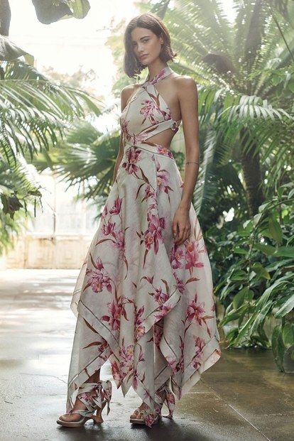 Zimmermann Crucero 2019 - Pasarelas | Vogue España Zimmermann Resort, Stile Casual Chic, Perfect Bridesmaid Dress, Scarf Dress, Looks Chic, Women Long Dresses, Fashion Mode, A Dress, Floral Maxi Dress