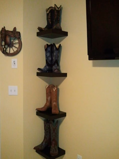 Boot Shelf Diy, Cowboy Boot Storage Diy, Cowboy Boot Shelf Display, Western Hat Display, Cowboy Boot Display Ideas, Cowboy Boot Shelves, Cowboy Boots Display, Boot Shelf Western, Cowboy Boot Display Bedroom