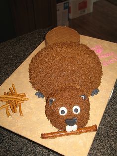 Beaver cake Beaver Party, Beaver Cake, Canada Cake, Cub Scout Cake, Canada Party, Canadian Party, Canada Day Party, Wood Badge, Cupcake Decorations