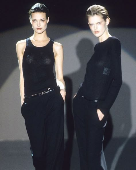 90s Minimalism Fashion, Ysl Runway, Tom Ford For Gucci, 90s Minimalism, Stella Tennant, Tom Ford Gucci, 90s Inspired Outfits, 90s Models, Gucci Fashion