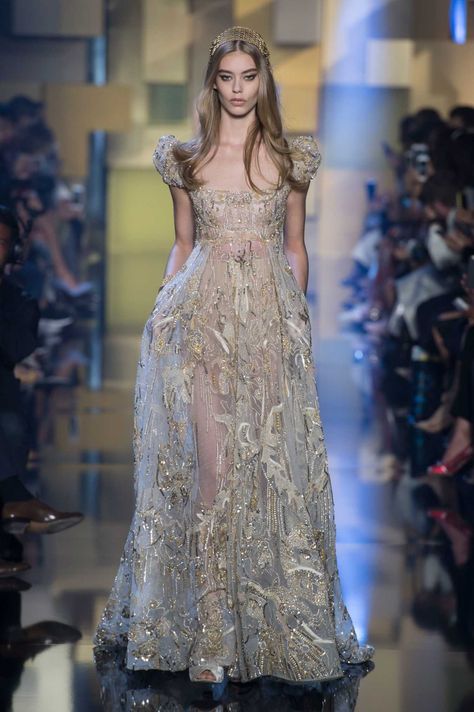 A look from the Elie Saab Couture fall 2015 collection. Photo: Imaxtree. Elie Saab Couture, Runway Fashion Couture, Collection Couture, Glam Dresses, 가을 패션, Fancy Outfits, Fall 2015, Elie Saab, Beautiful Gowns