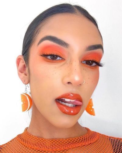 Make Up Color, Makeup Orange, Basic Makeup Tutorial, Brown Matte Lipstick, Monochromatic Makeup, Fall Makeup Trend, Monochrome Makeup, Orange Makeup, Bold Makeup Looks