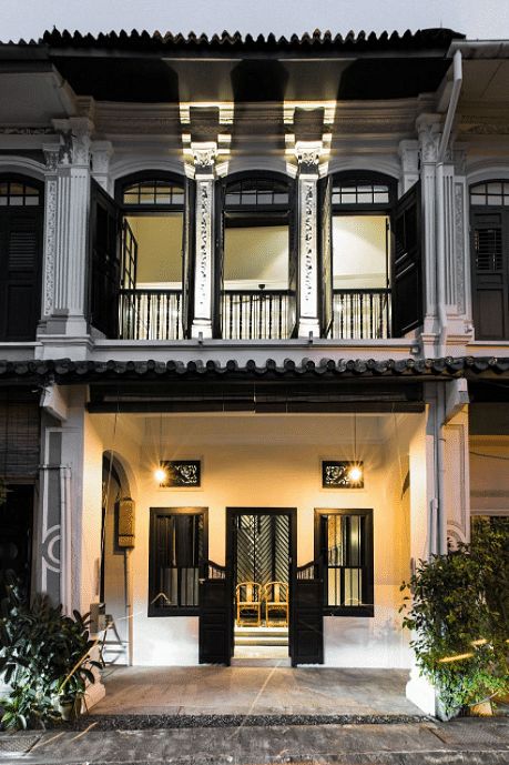 House Tour: An elegantly restored colonial shophouse with surprisingly modern interiors by Pencil Office - Home & Decor Singapore Home Styling Tips, Banner Web, Shop Sign Design, Casas Coloniales, Shop Window Design, Home Styling, Home Appliance, Shop Window Displays, Shop Plans