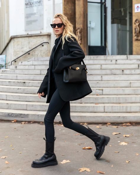 Diego on Instagram: “Chunky boots inspiration for your fall outfits. Are you in? #streetstyle #bottegaveneta #prada” Prada Boots Outfit, Short Coat Outfit, Boots Inspiration, Chunky Boots Outfit, Alice Dellal, Boots Ootd, Prada Boots, Chunky Chelsea Boots, Fall Fashion Coats