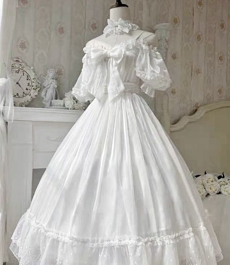 White Queen Aesthetic Outfit, Lolíta Wedding Dress, Innocent White Dress, Lolíta Dress White, White Gothic Wedding Dress Victorian, White Dress Reference, Royal White Dress, White Dress Victorian, Princess White Dress