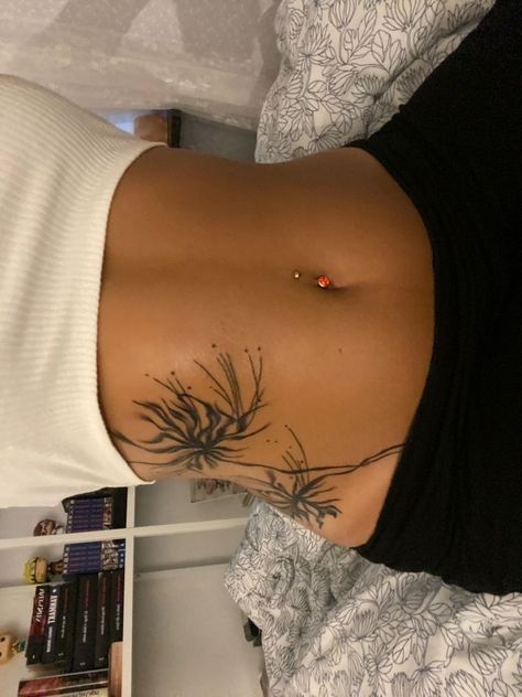 15 Aesthetic, Aesthetic Tattoos, Black Girls With Tattoos, Tattoos Geometric, Pretty Tattoos For Women, Tattoos For Black Skin, Dope Tattoos For Women, Lily Tattoo, Stomach Tattoos