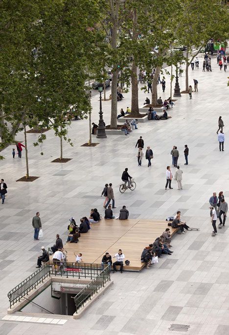 Paris' largest pedestrian square. Landscape Plaza, Pavement Design, Paving Pattern, Paving Design, Public Space Design, Public Square, Landscape And Urbanism, Urban Park, Urban Furniture