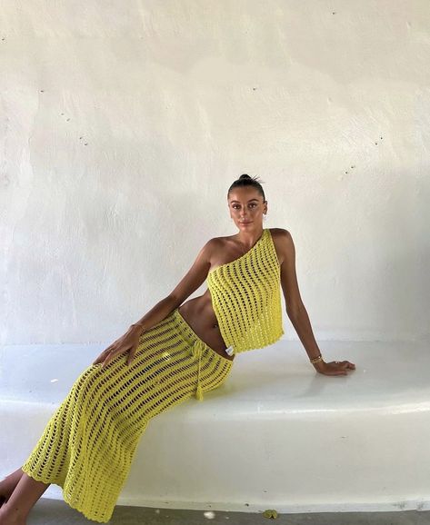 Resort Outfit Aesthetic, Resortwear Resort Style, Cute Beach Cover Up Outfits, Tulum Party Outfit, Yellow Crochet, Resort Fashion, Mr Style, Crochet Set, Palawan