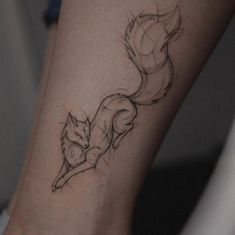 Fineline Fox Tattoo, Small Fox Tattoo, Fox Tattoo Design, Tato Minimal, Fox Tattoo, Up Tattoos, Elegant Tattoos, Tattoo Sleeve Designs, Simplistic Tattoos