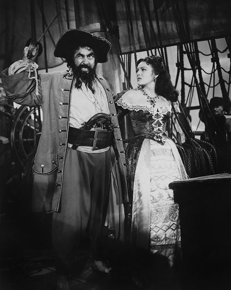 Linda Darnell - Blackbeard the Pirate (1952) Robert Newton, Linda Darnell, Pirate Movies, Tyrone Power, Wax Museum, The Pirate, 20th Century Fox, Video Film, Classic Movies