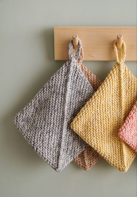 27 DIY Knit Potholders (Free Potholder Knitting Patterns) Pot Holder Pattern, Crochet Washcloths, Knitted Washcloth Patterns, Knitted Washcloths, Purl Bee, Dishcloth Knitting Patterns, Washcloth Pattern, Potholder Patterns, Knit Dishcloth