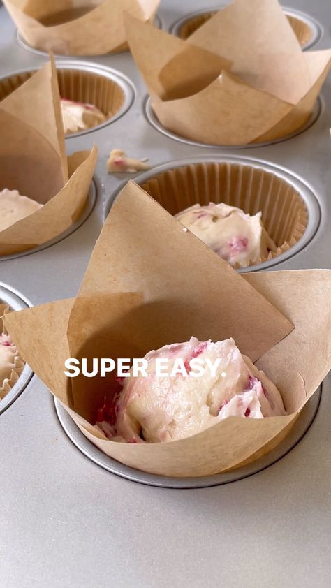 Cupcake Liners Diy, Bake Sale Desserts, Bakery Muffins, Cupcake Packaging, Muffin Papers, Baking Secrets, Bakery Style Muffins, Cake Liner, Cup Decorating