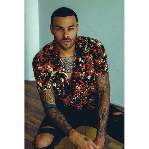 Don Benjamin, Winnie Harlow, Black Celebrities, Men's Blazer, African American, Red Carpet, Behind The Scenes, Latest News, Casual Button Down Shirt