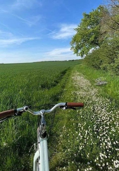 Areti’s Bike Riding Aesthetic, Cottagecore Pictures, Bicycle Aesthetic, Bike Aesthetic, Summer Backgrounds, Ocean Vibes, Beach Wallpaper, Vintage Bike, Nature Girl