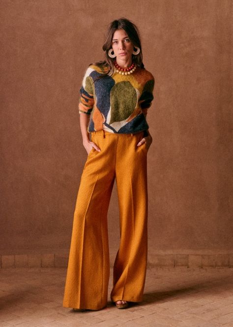 Pull Nahla - Imprimé Syracuse - Polyamide - Sézane Trousers Outfit Ideas, Colorful Outfit Ideas, Work Outfits Frauen, Women Maxi Dresses Summer, Trousers Outfit, Colorful Outfit, Style Royal, Estilo Real, Trouser Outfits