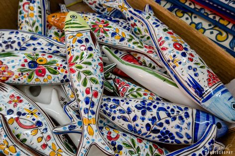 Portugal Table Setting, Portugal Themed Party, Portuguese Culture Aesthetic, Portuguese Decor Inspiration, What To Buy In Portugal, Portuguese Home Decor, Portuguese Style Fashion, Portugal Market, Portuguese Souvenirs