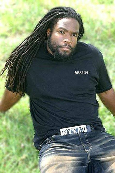 LOVE Gramps Morgan of long-time reggae institution Morgan Heritage. Jah Love. Morgan Heritage, Jamaica History, Black Music Artists, Rasta Man, Reggae Artists, Roots Reggae, Jamaican Culture, Afro Men, Beautiful Dreadlocks