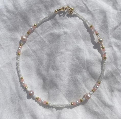 🩷 Necklace can be made in gold or silver * Necklace Length: 15in. (Can be adjusted to 15.5in.) #necklace #beadednecklace Big Pearl Necklace, Beaded Jewelry Necklaces, Big Pearl, Beads Bracelet Design, Handmade Jewelry Tutorials, Necklace Beaded, Diy Bracelet, Bead Jewellery, Jewelry Inspo