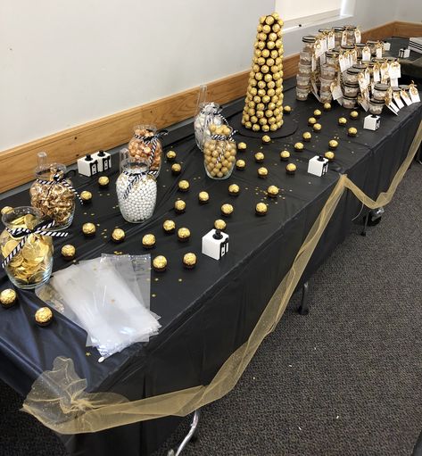 Gold Candy Bar Ideas, Black And Gold Charcuterie Board, Black And Gold Treat Table, Croc Party, Gold Candy Bar, Candy Bar Ideas, White Candy Buffet, Candy Bar Table, Candy Centerpieces