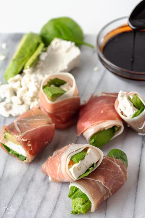 Prosciutto Wrapped Avocado with Feta Cheese and Spinach is such a tasty Keto recipe. It is the perfect keto appetizer, keto lunch, keto snack or keto fat bomb recipe! Perfect for any day when you want a recipe full of flavor that will keep you on plan! #keto #LowCarb Apatisers Recipes, Keto Apps, Lunch Keto, Keto Approved Foods, Prosciutto Recipes, Keto Appetizers, Prosciutto Wrapped, Keto Diet Results, Keto Diet Snacks