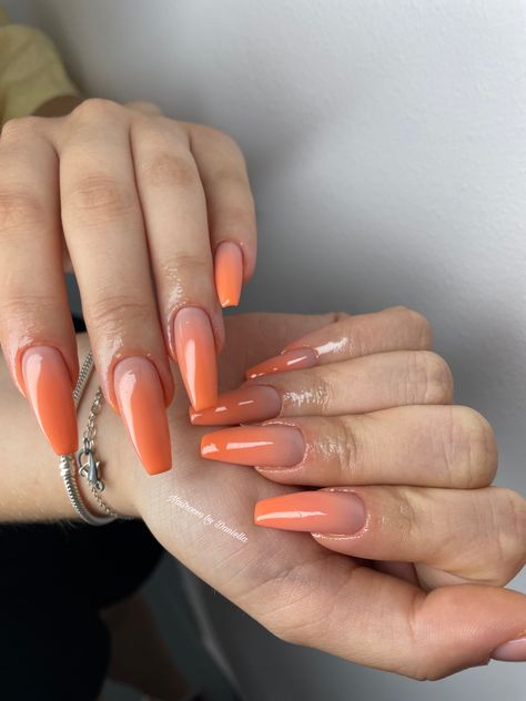 Orange ombré nails airbrush ombre #nails #nailsdid #nailsfashion #nailsforever #nailsinspire #nailsnailsnails #pinterestfashion Airbrush Ombre Nails, Orange Ombré Nails, Nail Airbrush, Nails Airbrush, Orange Ombre Nails, Orange Nail, Ombré Nails, Orange Ombre, Orange Nails