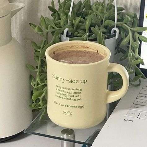 Ceramics Mug Ideas, The Secret History Aesthetic, Sunday Morning Breakfast, Jung Somin, Clay Cup, Pretty Cups, Summer Wines, Aesthetic Coffee, Coffee Is Life