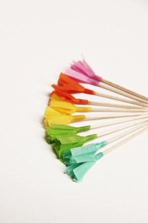 DIY Food Picks.BONUS! You can use the same technique on bamboo skewers to make drink stirrers too! Studio Diy, How To Make Drinks, Food Picks, Wedding Diy, Party Entertainment, Color Street, Party Planner, Diy Party, Diy Food