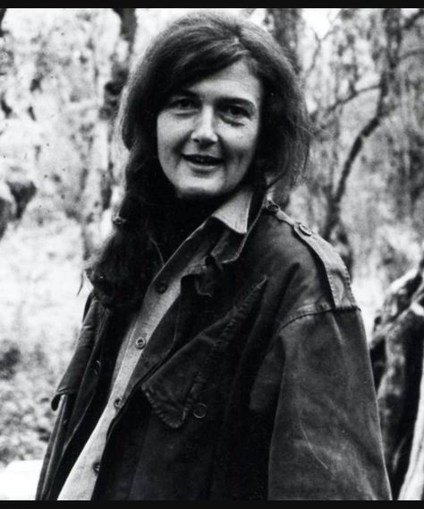 Diane Fossey Birute Galdikas, Dian Fossey, Jane Goodall, Fierce Women, Mountain Gorilla, David Attenborough, Grad Cap, Interesting People, Primates