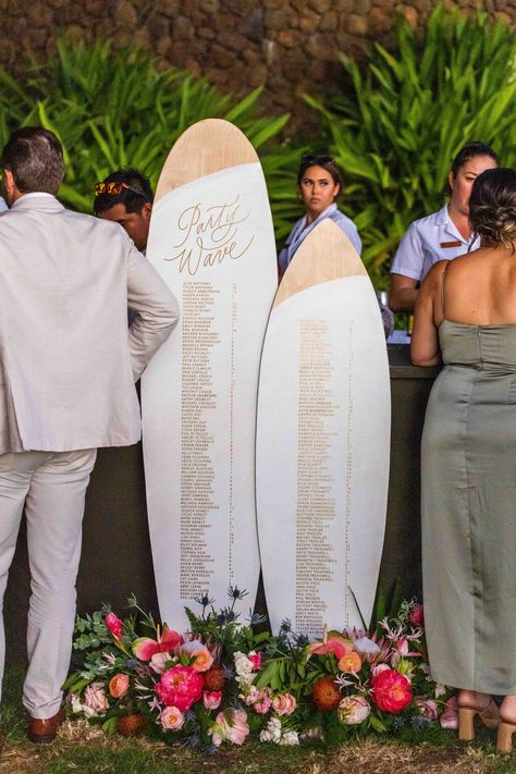 Surfboard Seating Chart Wedding, Surfboard Wedding Sign, Minimalist Tropical Wedding Decor, Surfboard Seating Chart, Tropical Wedding Sign, Tropical Wedding Seating Chart, Wedding Surfboard, Beach Seating Chart, Surfboard Wedding