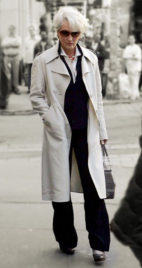 Meryl Streep as Miranda Priestly | On Set-31 Oct 2005 Devil Wears Prada Outfits, Prada Outfits, Prada Aesthetic, Miranda Priestly, Devil Wears Prada, Jane Birkin, Meryl Streep, Aesthetic Clothes, Style Icons