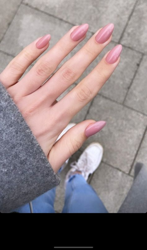 Almond Nails Dusty Rose, Almond Nails Mauve Pink, Dusty Rose Almond Nails, Dusty Rose Gel Nails, Nails Mauve Dusty Rose, Dusty Pink Almond Nails, Dusty Rose Acrylic Nails, Long Dip Nails, Rose Almond Nails