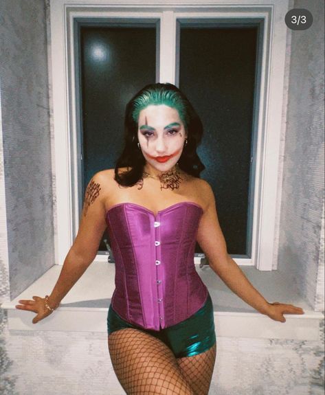 Baddie Costume Ideas, Outfits Para Halloween, Corset Verde, Costume Joker, Joker Halloween Costume, Easy College Halloween Costumes, Halloween Fits, Joker Halloween, Trendy Halloween Costumes