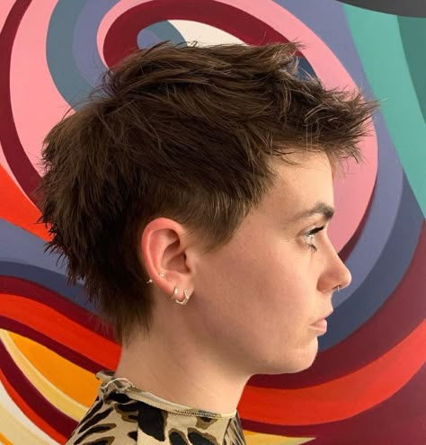 Feathered Pixie Cut for Round Face Shape Masculine Pixie Haircut, Short Haircuts Masculine, Short Trans Masc Hair, Masculine Pixie Cut, Masc Pixie Cut, Short Ftm Haircuts, Fun Short Haircuts, Short Hair With Undercut, Hairstyles For Short Hair Women