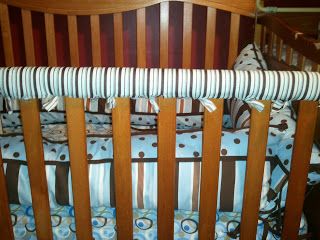 No-sew Crib Rail Covers - It's not every day...: How to make quick crib rail covers without sewing! Easy Quilt Tutorials, Teething Babies, Diy Crib, Crib Rail Cover, Crib Rail, Baby Crib Bedding, Stained Glass Butterfly, Diy Nursery, Baby Sewing Projects