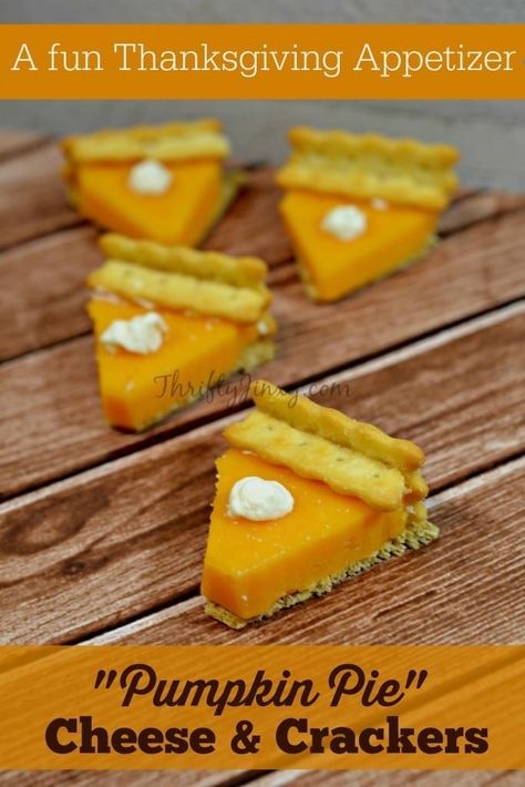 This Pumpkin Pie Cheese Crackers Thanksgiving Appetizer is made with crackers, cheese and cream cheese, but looks just like little pumpkin pie slices! Appetizer Thanksgiving, Thanksgiving Appetizer, Thanksgiving Appetizer Recipes, Fall Appetizers, Mini Pumpkin Pies, Pie Slice, Delicious Thanksgiving, Thanksgiving Appetizers, Cheese Crackers