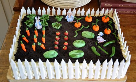 Peter Rabbit Garden Cake! Fondant Vegetables, Vegetable Garden Cake, Garden Theme Cake, Easter Themed Cakes, Garden Birthday Cake, Cake Recipes Uk, Cooking Crafts, Garden Cake, Rabbit Birthday