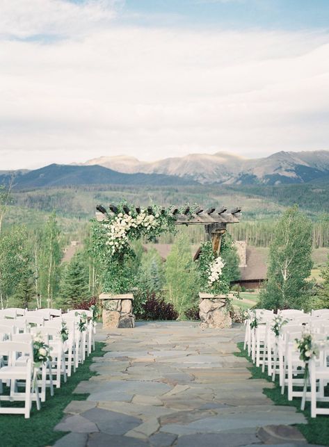 Outdoor Wedding Mountain View, Mountain Modern Wedding, Colorado Ranch Wedding, Rustic Mountain Wedding Decor, Bones Wedding, Modern Mountain Wedding, Spring Mountain Wedding, Colorado Fall Wedding, Summer Mountain Wedding