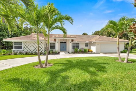 Katie and James: South Florida Home Renovation - Palm Beach, Florida Custom Home Remodeling Ranch House Additions, Florida Homes Exterior, Florida Style Homes, Home Remodeling Exterior, Beach House Renovation, Ranch House Remodel, Ranch House Exterior, Florida Beach House, Ranch Remodel