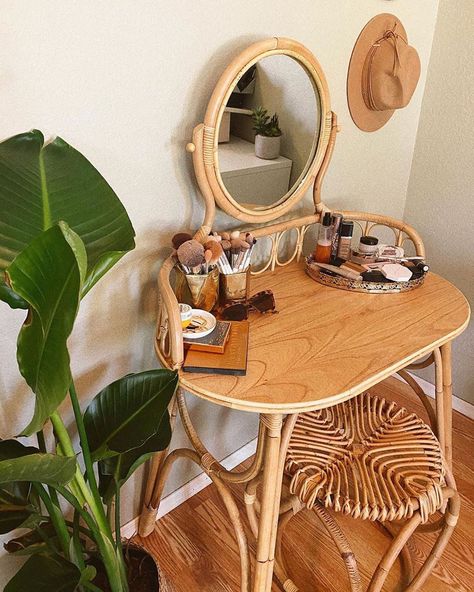 Urban Outfitters on Instagram: “Spotted in @cierahfaith's space: The Caroline Vanity. Link in bio to shop! #UOHome @urbanoutfittershome” Urban Outfitters Room Aesthetic, Urban Outfitters Vanity, Bohemian Vanity, Rattan Vanity, Boho Vanity, Cozy Room Ideas, Vintage Vanity Decor, Floor Vanity, Room Ideas For Men