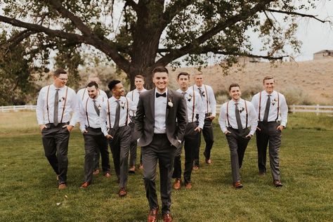 Wedding Photo Ideas Bride With Groomsmen, Groomsmen Photoshoot Ideas Before Wedding, Wedding Crew Pictures, Groom Wedding Party Photos, Wedding Picture Poses Groomsmen, Groomsmen Pictorial Ideas, Best Wedding Party Photos, Wedding Party Pics Group Shots, Wedding Photography Bridesmaids Groomsmen