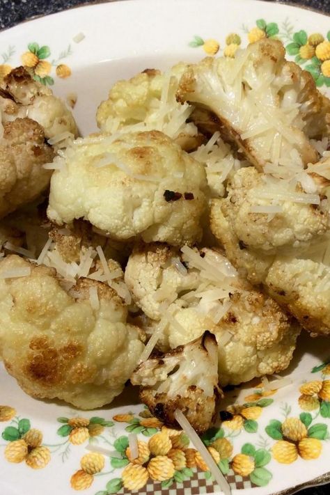 Roasted Cauliflower Blue Ribbon Recipes, Baked Vegetables, Low Carb Vegetables, Coarse Salt, Food Club, Just A Pinch, Cauliflower Recipes, Baking Pan, Vegetable Sides