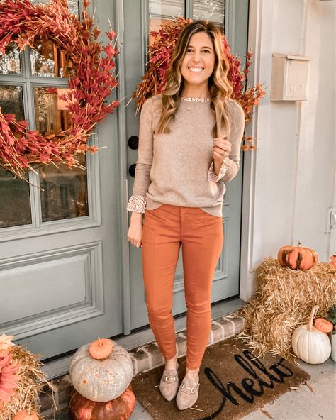 Womens Fall Colors Work Outfits Office Wear, Fall Orange Outfits Women, Colored Dress Pants Outfit, Work Pants Women Office Wear Business Casual, Pants To Wear With Sweaters, Fall Orange Sweater Outfits, Orange Pants Work Outfit, Thanksgiving Work Outfit, Loft Work Outfit